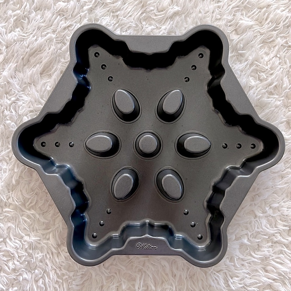 Wilton Snowflake Cake Pan